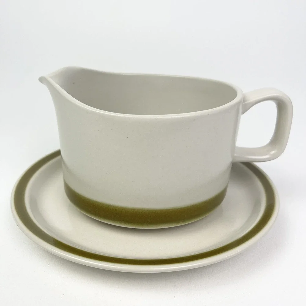 Japan Spring Bouquet Stoneware Green Band Round Gravy Boat With Underplate